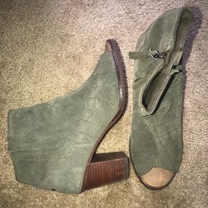 I OMS Suede Booties Size 9